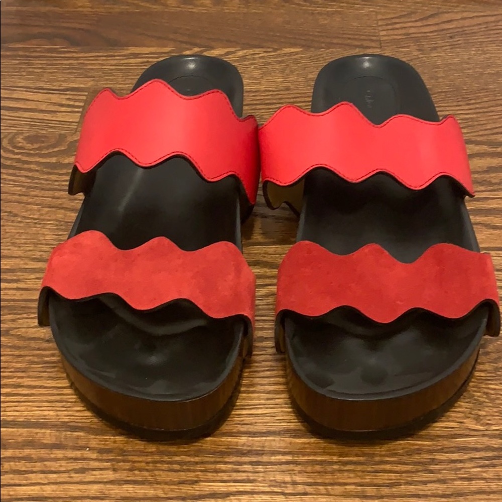 Chloe platform Slide